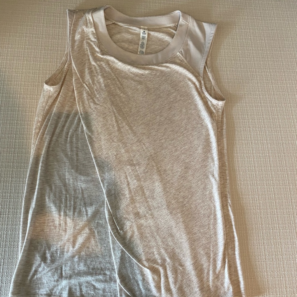 Lululemon sleeveless top